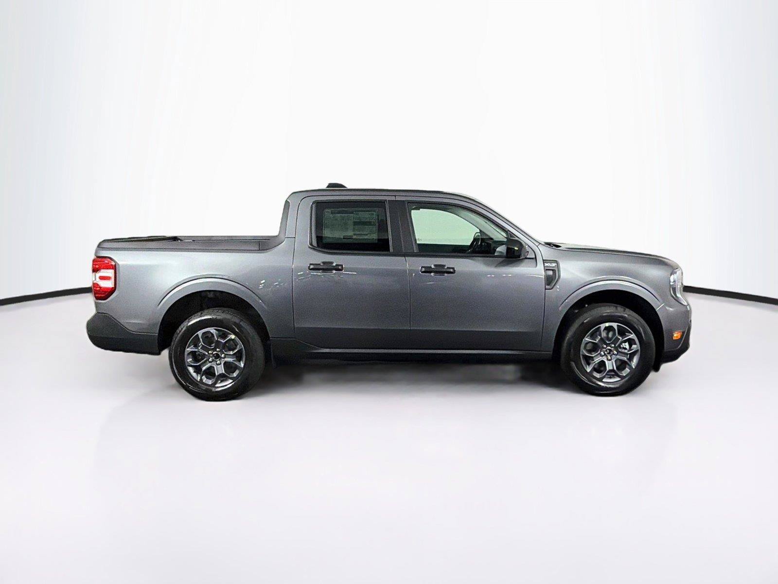New 2026 Ford Maverick XLT w/ XLT Luxury Package FWD image 12