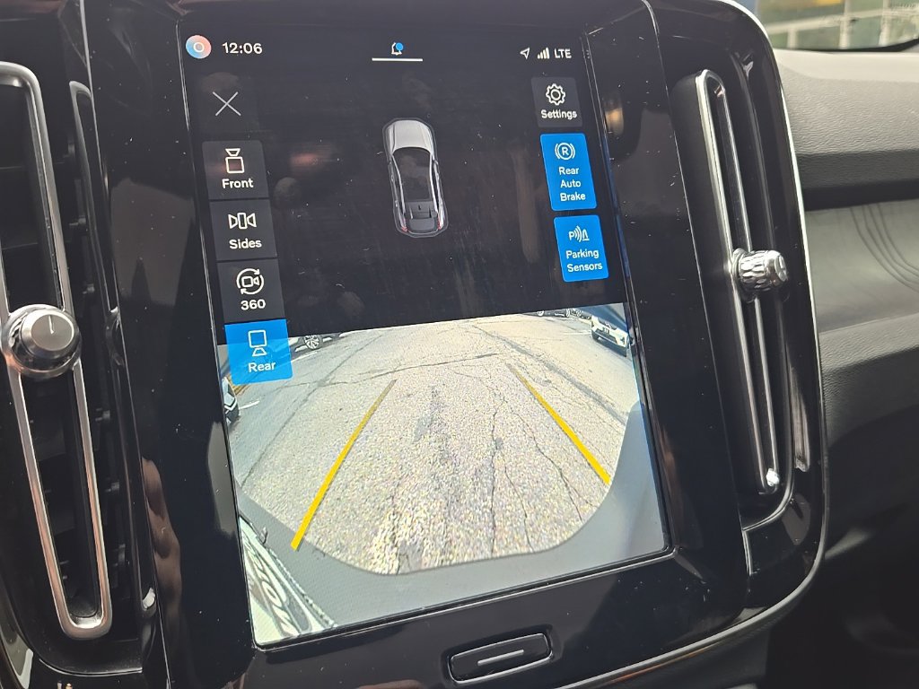 Certified 2023 Volvo C40 P8 Recharge Plus AWD/4WD image 21