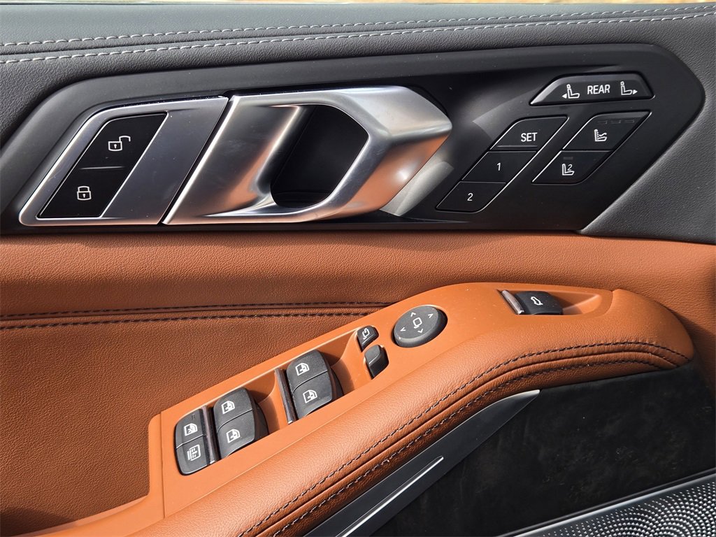 New 2026 BMW X7 M60i w/ Executive Package image 25