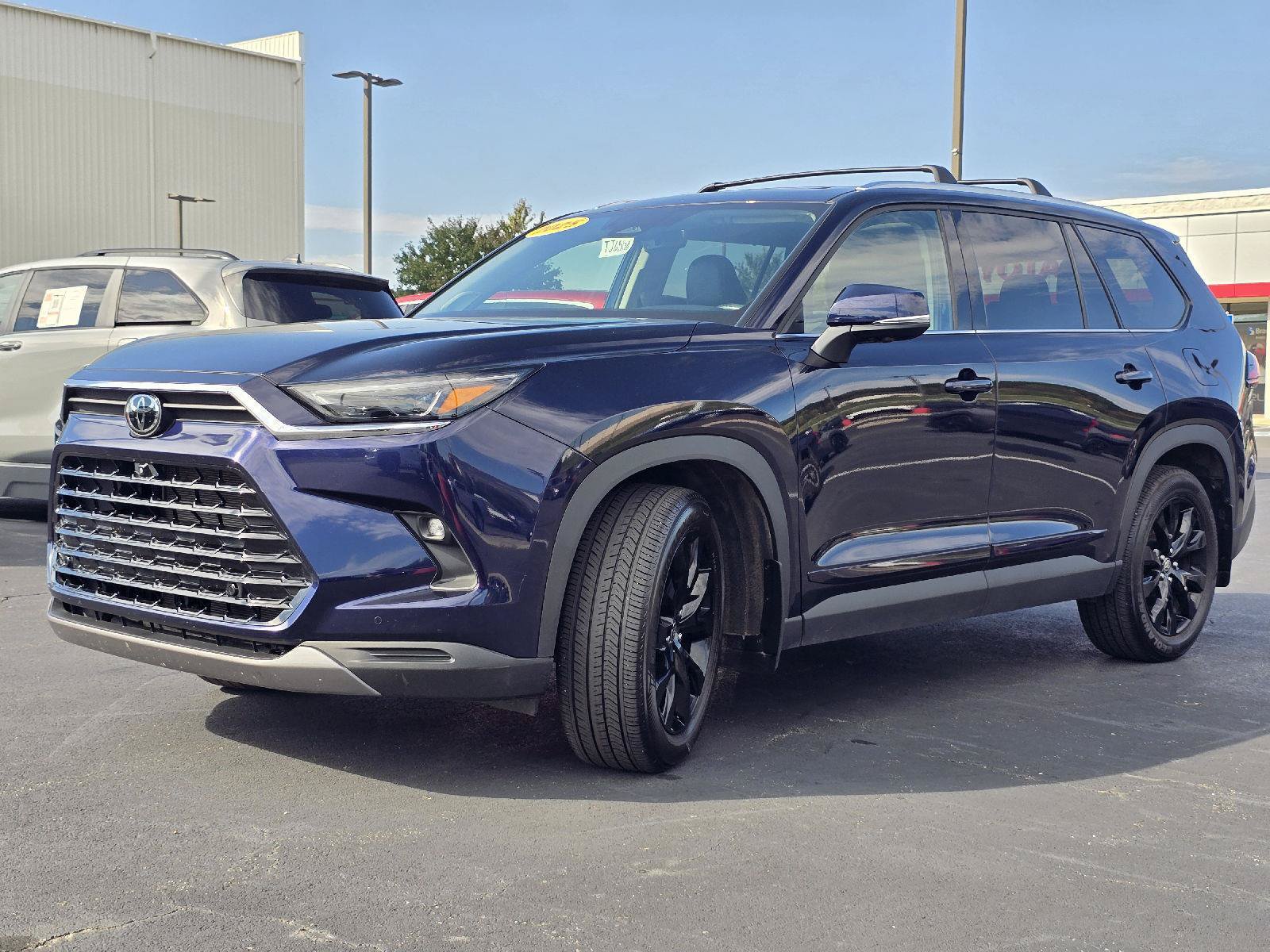 Used 2025 Toyota Grand Highlander AWD Hybrid image 3