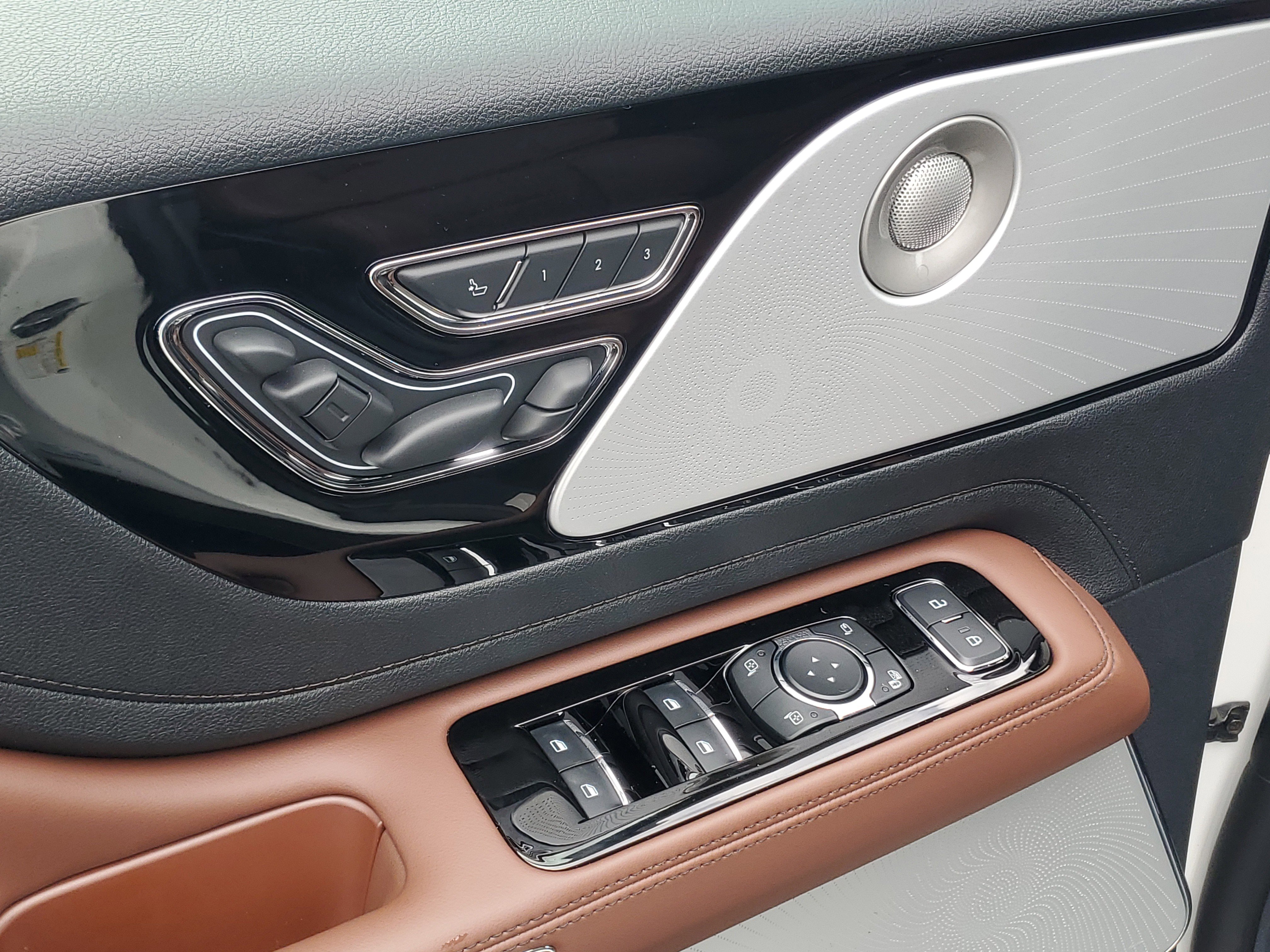 New 2026 Lincoln Aviator Reserve image 9