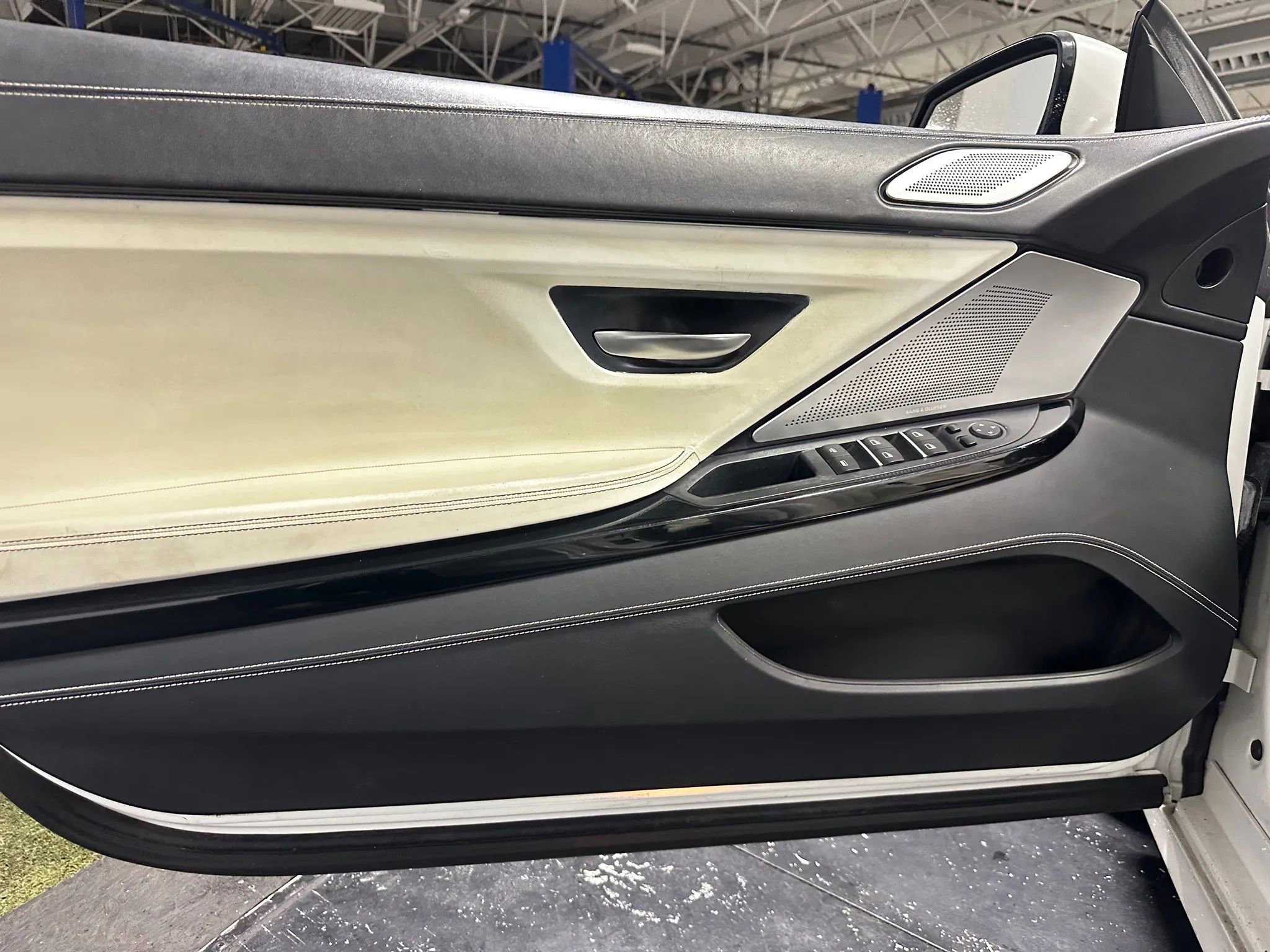 Used 2013 BMW 650i xDrive Convertible image 11