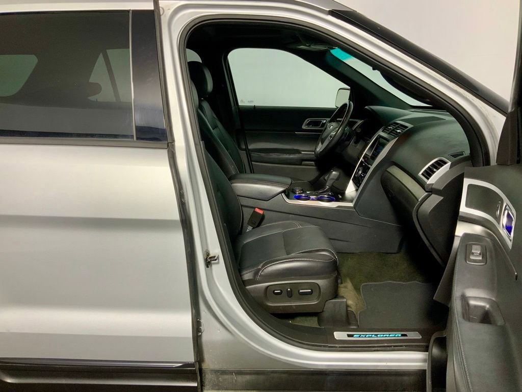 Used 2015 Ford Explorer Sport w/ Equipment Group 401A AWD/4WD image 36