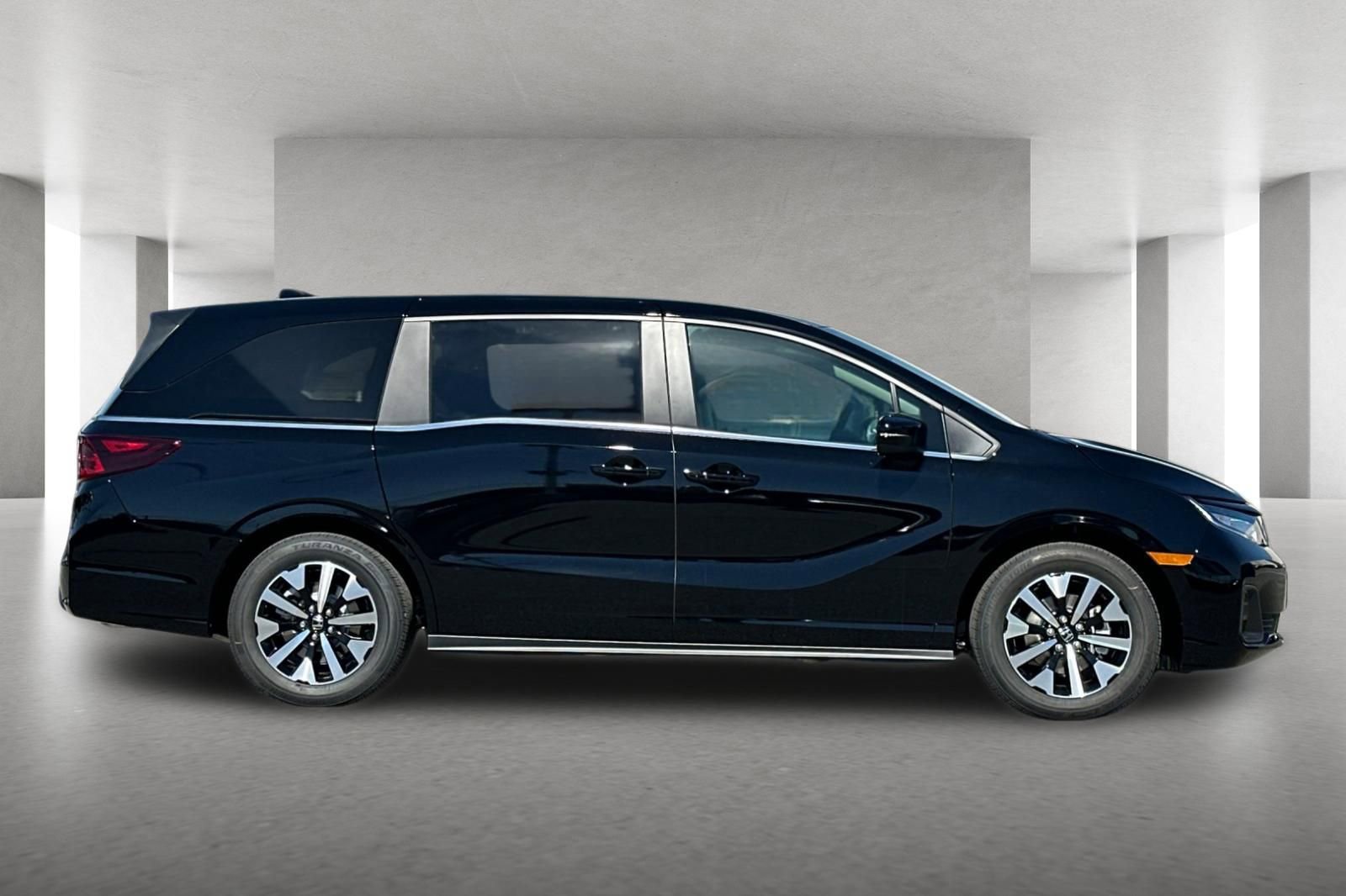 New 2026 Honda Odyssey EX-L image 3