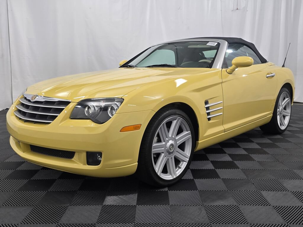 Used 2005 Chrysler Crossfire Limited RWD image 1