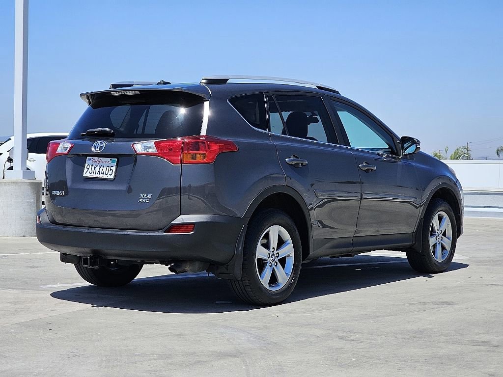 Used 2015 Toyota RAV4 XLE AWD/4WD image 16