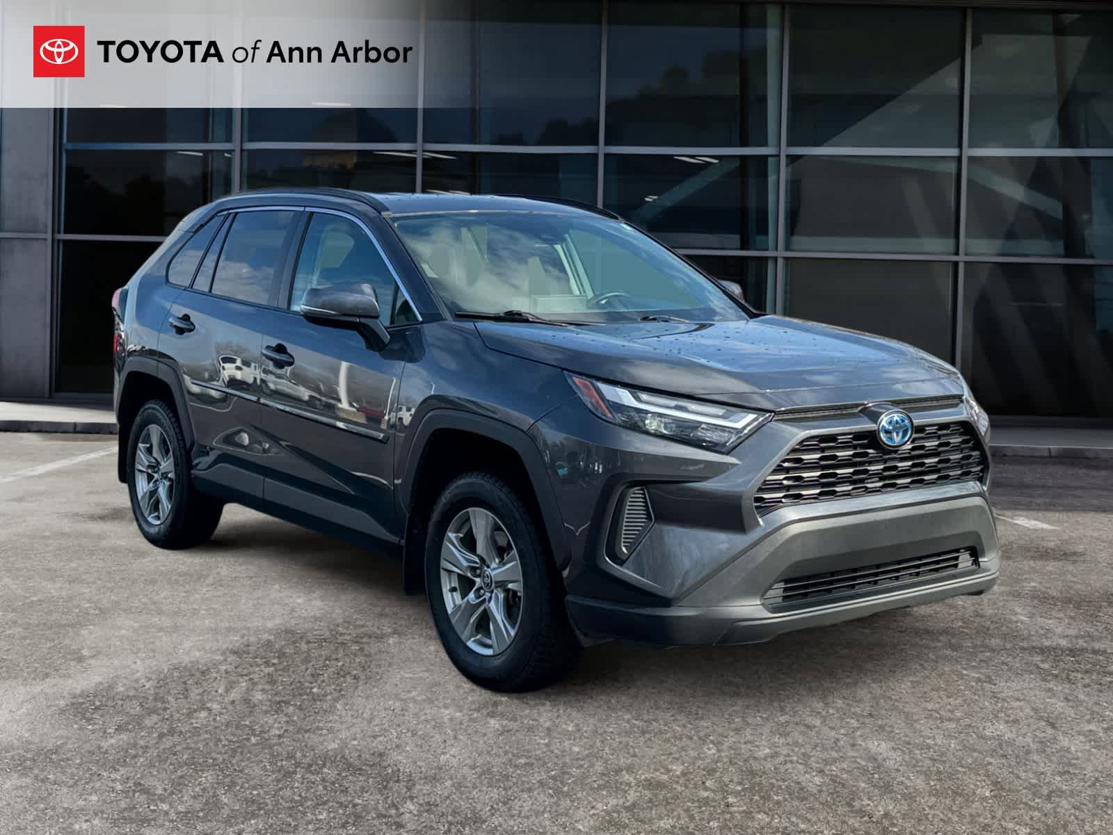 Used 2024 Toyota RAV4 XLE image 1