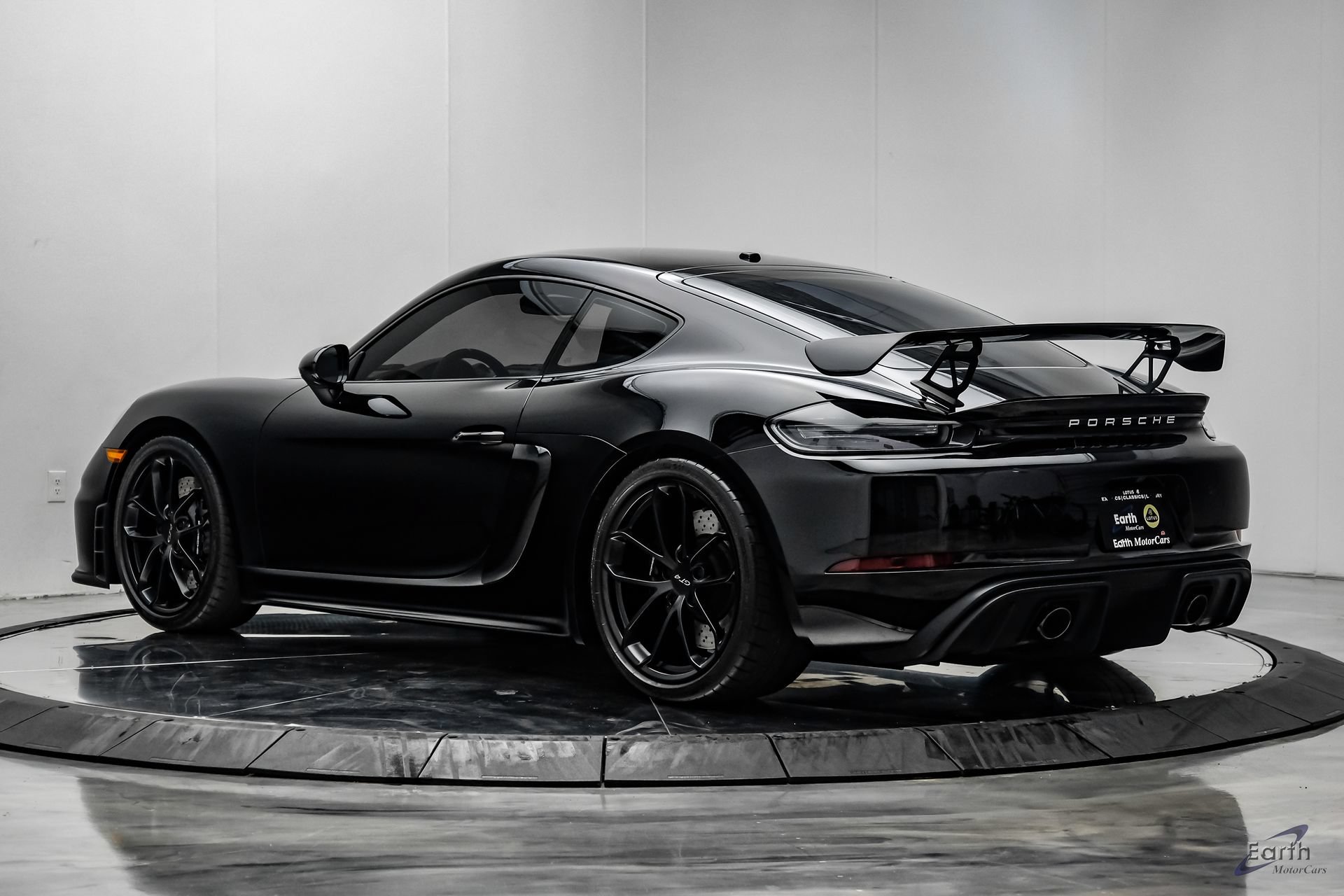 Used 2021 Porsche 718 Cayman GT4 RWD image 11