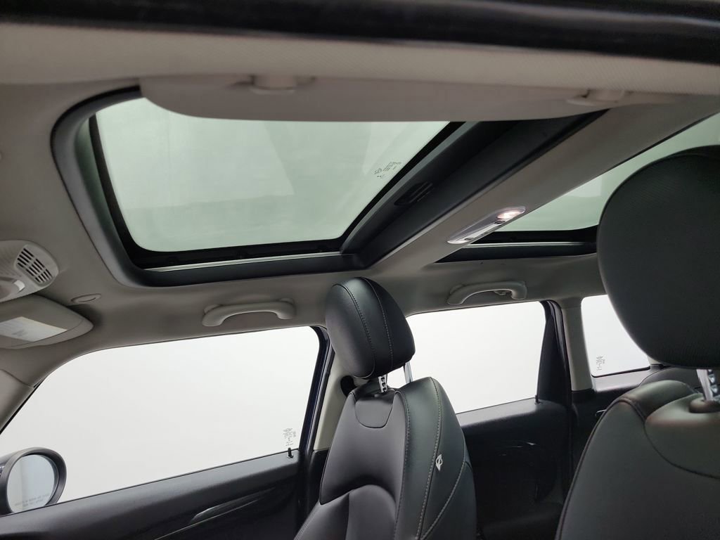 Used 2015 MINI Cooper S image 4