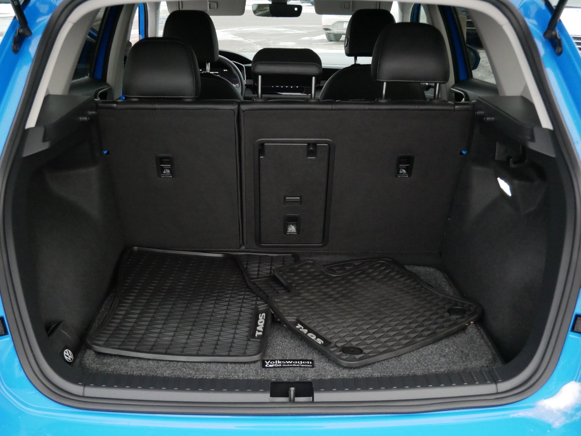 Certified 2025 Volkswagen Taos SE image 18