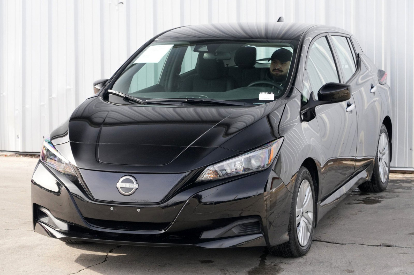 Used 2025 Nissan Leaf S image 41