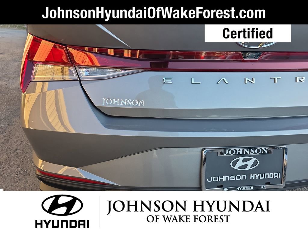 Certified 2023 Hyundai Elantra SEL w/ Preferred Accessory Package image 39