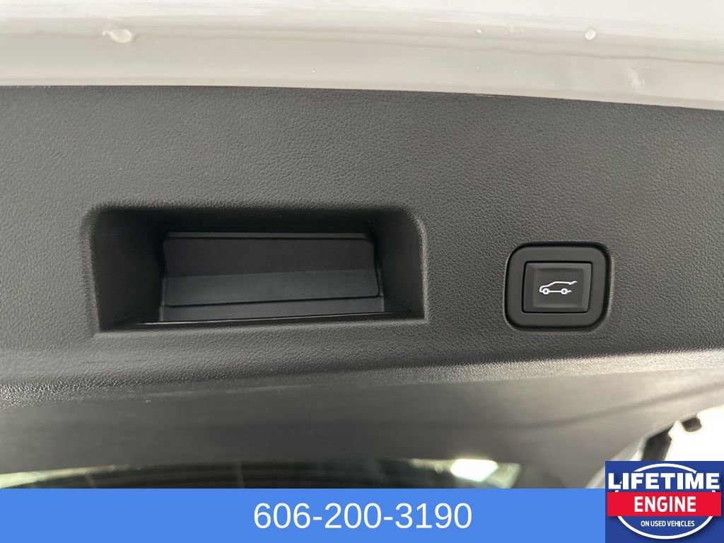 Used 2025 GMC Acadia Elevation image 21