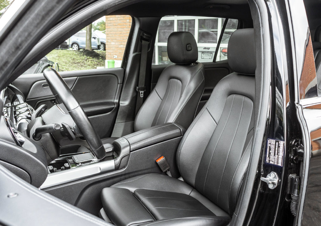 Used 2022 Mercedes-Benz GLB 250 4MATIC w/ Premium Package Lite image 6