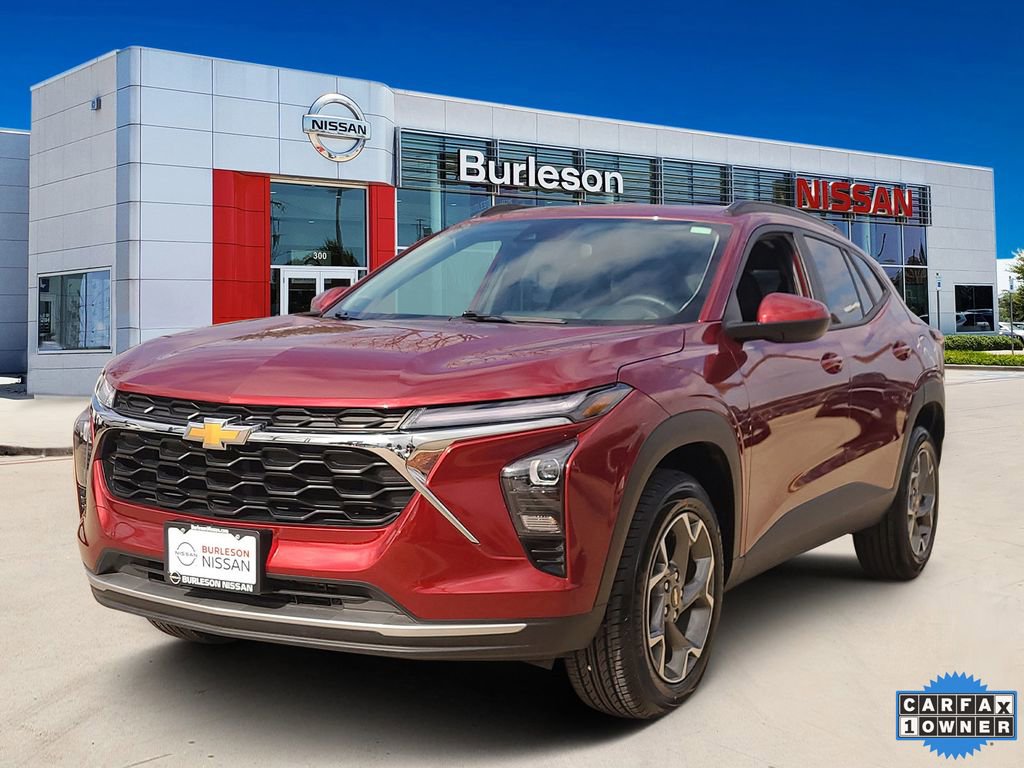 Used 2025 Chevrolet Trax LT w/ LT Convenience Package image 1