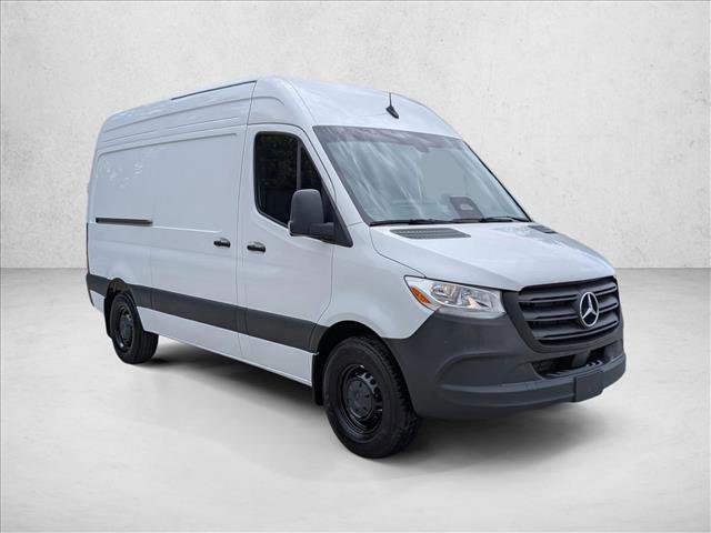 Used 2025 Mercedes-Benz Sprinter 2500 image 3