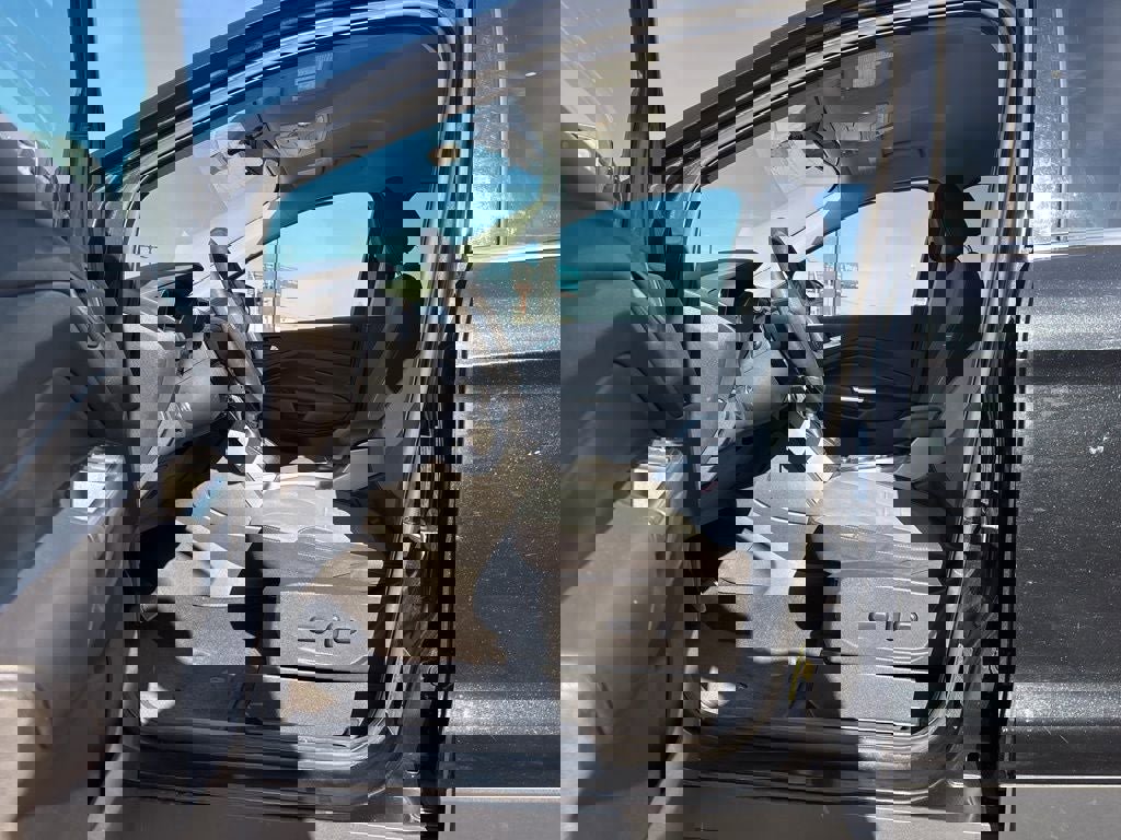 Used 2015 Ford Escape SE image 13