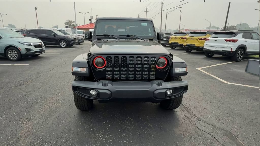 Used 2022 Jeep Gladiator Sport AWD/4WD image 3