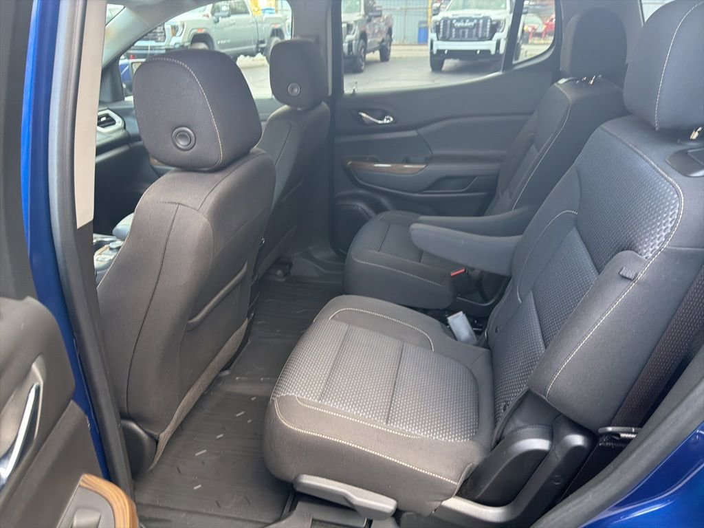 Certified 2023 GMC Acadia SLE w/ Driver Convenience Package image 12