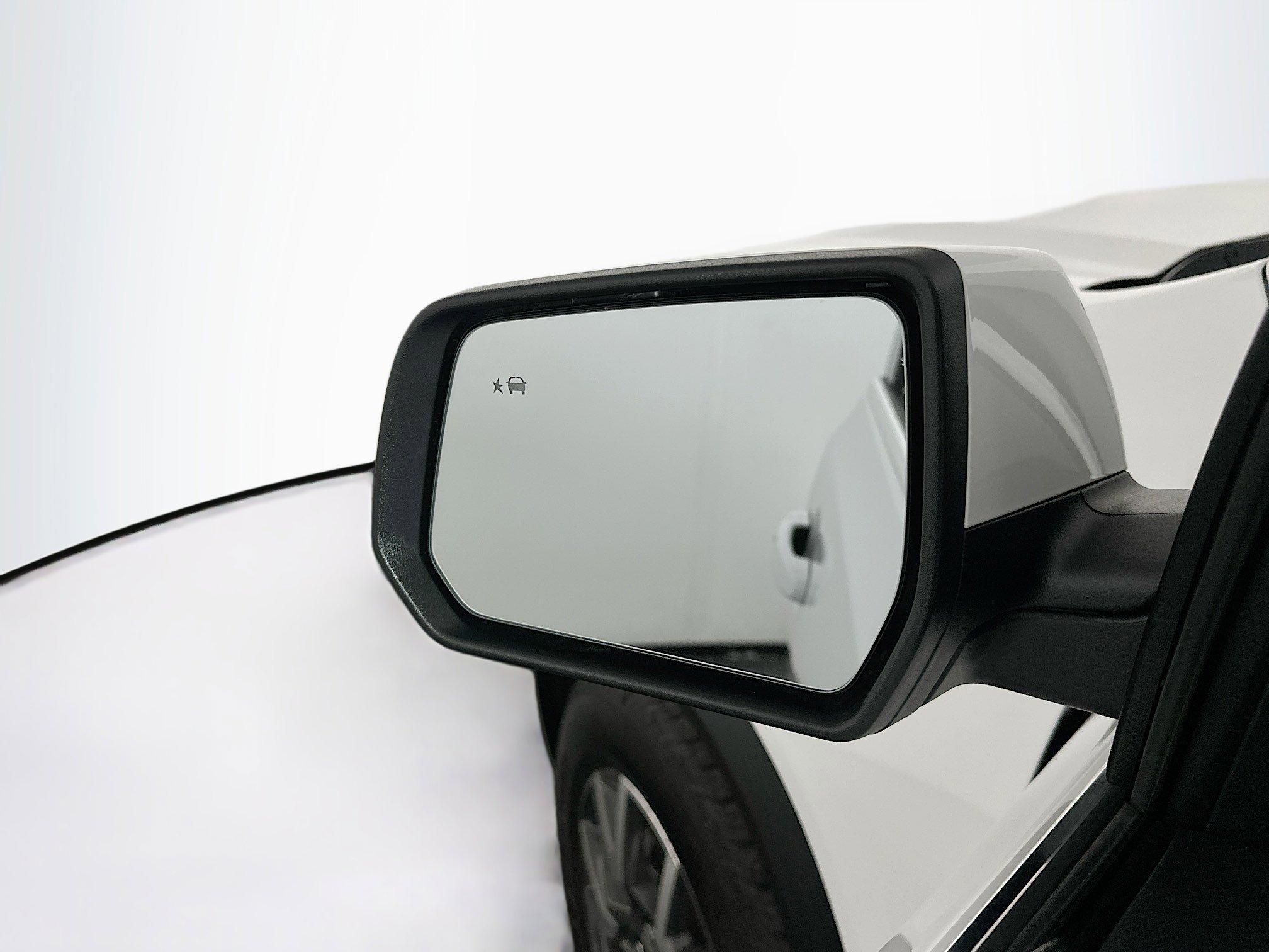 Used 2023 GMC Acadia SLE w/ Driver Convenience Package image 16