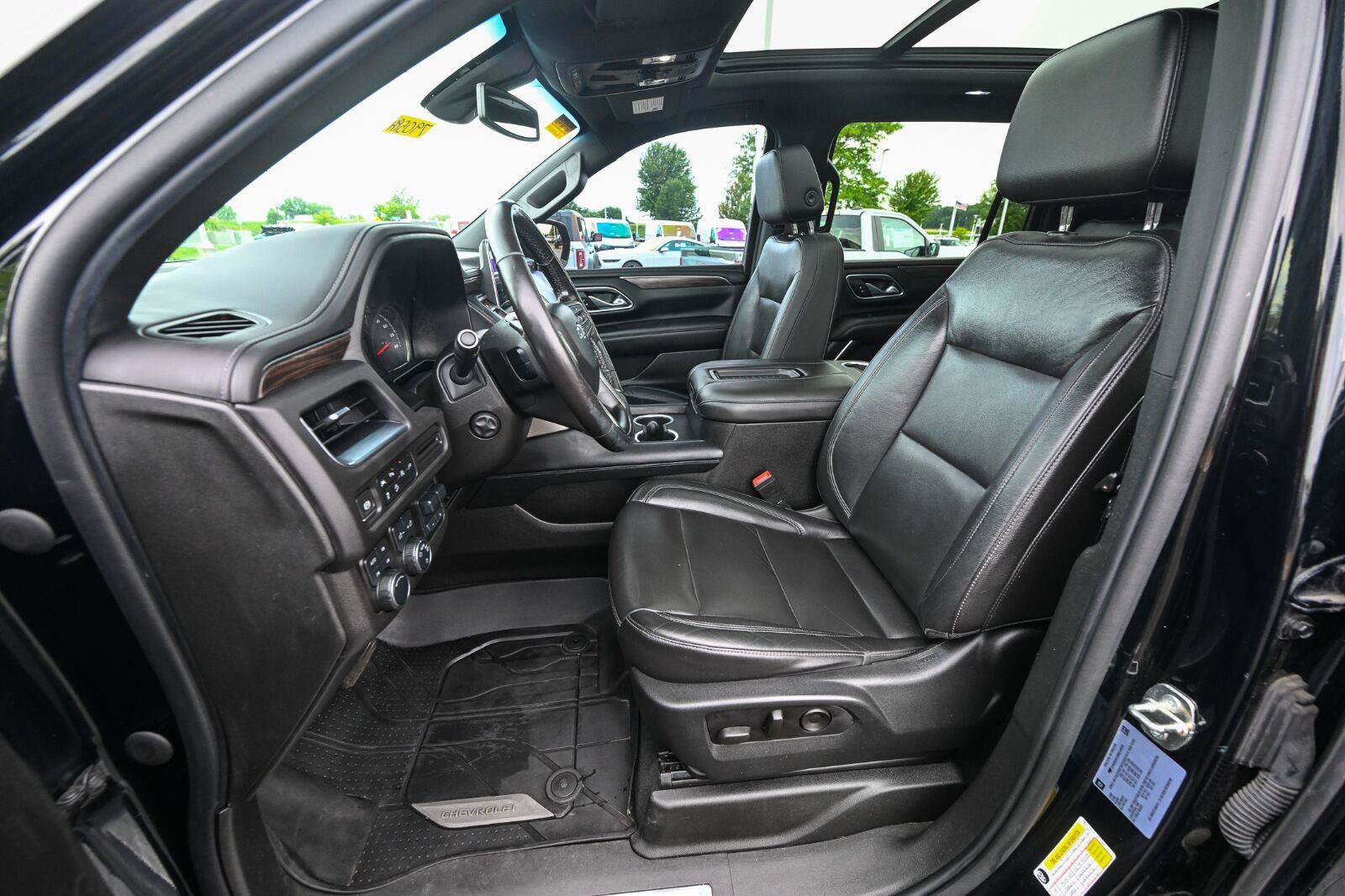 Used 2021 Chevrolet Suburban Z71 w/ Z71 Signature Package AWD/4WD image 21