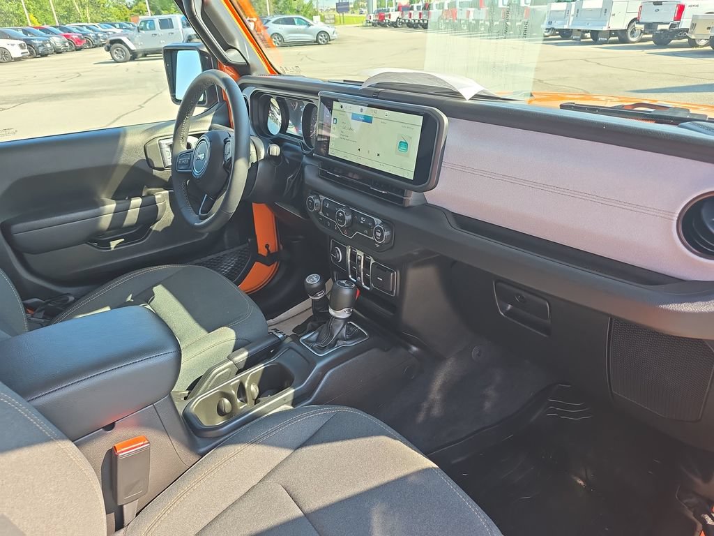 Used 2025 Jeep Wrangler Unlimited Sport AWD/4WD image 22