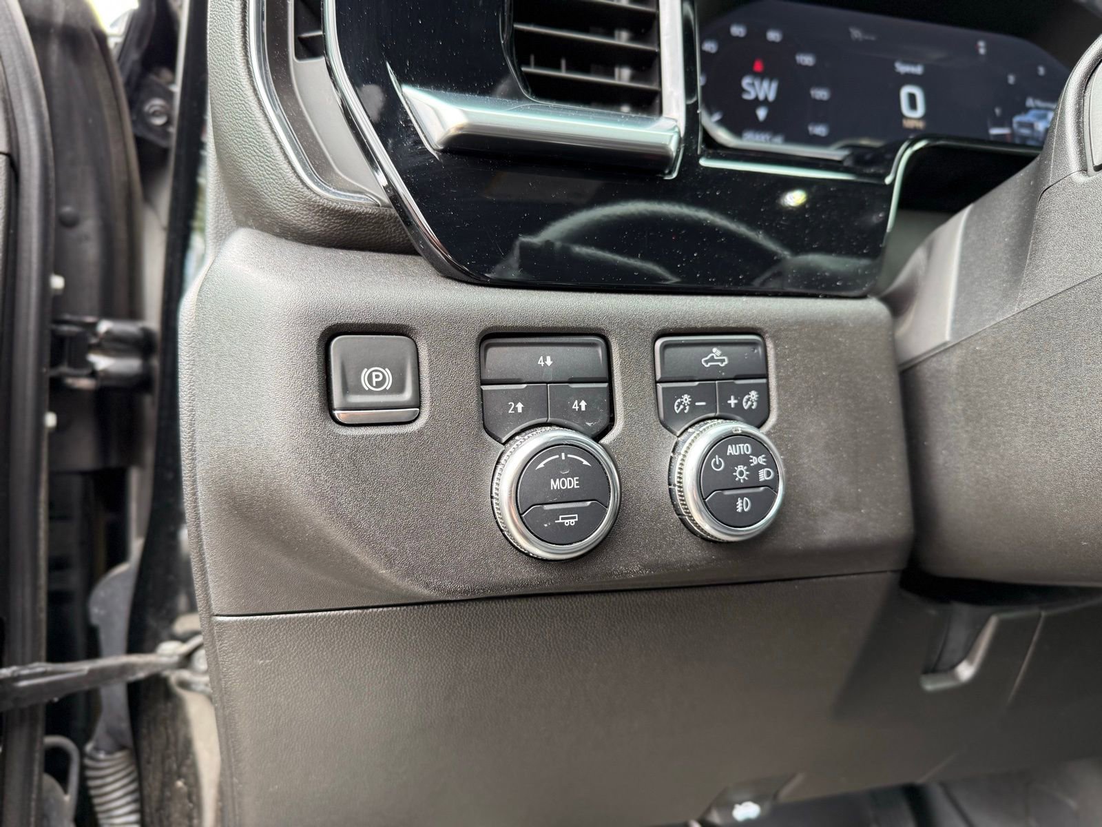 Used 2024 GMC Sierra 2500 SLE AWD/4WD image 19