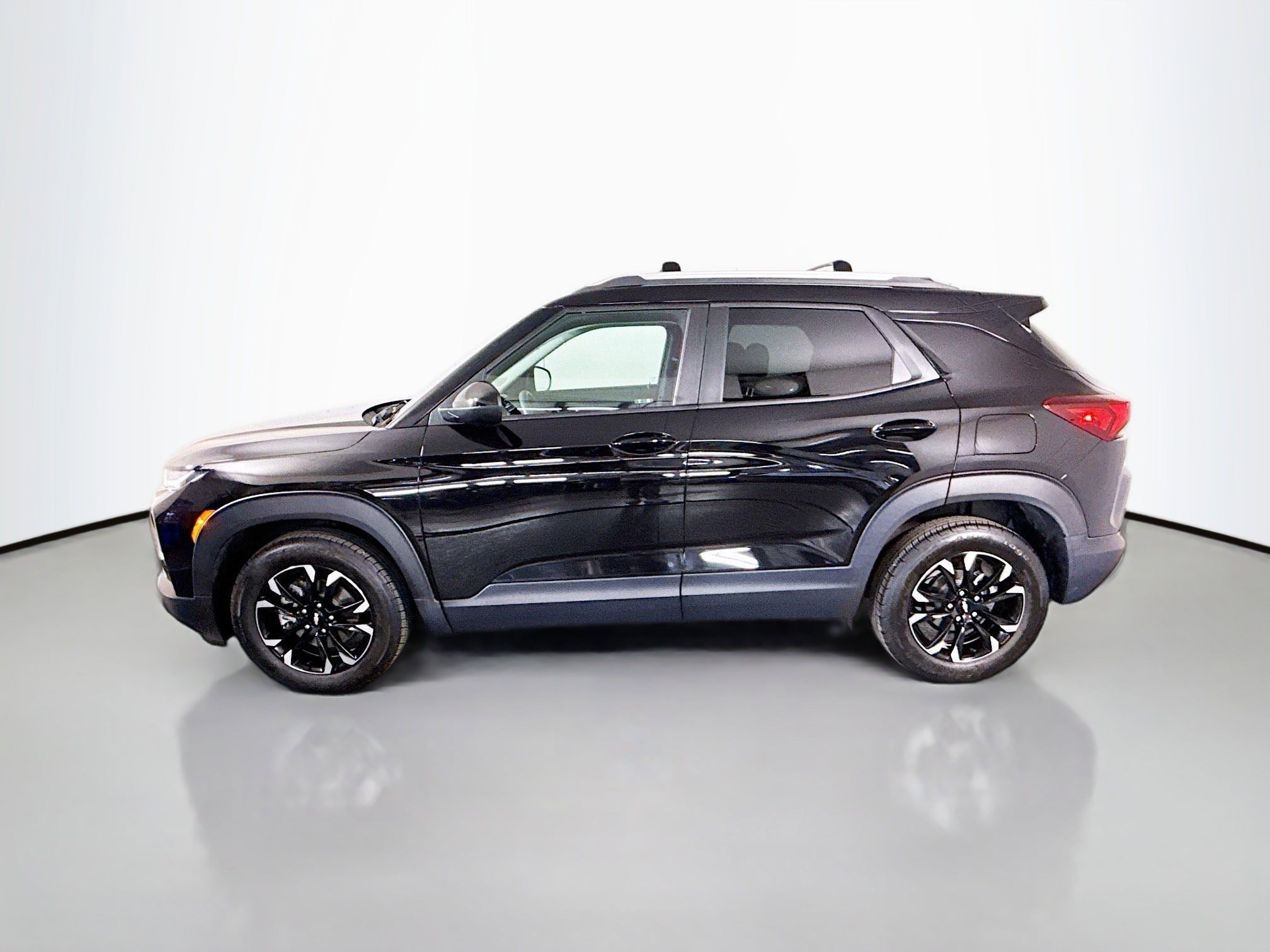 Used 2022 Chevrolet TrailBlazer LT w/ Convenience Package image 6