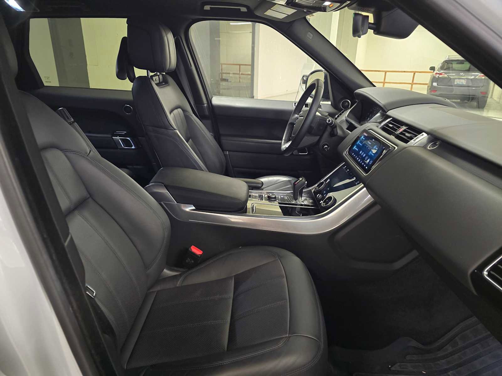 Used 2019 Land Rover Range Rover Sport HSE image 11