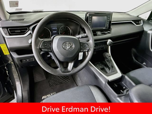 Used 2022 Toyota RAV4 LE FWD image 7