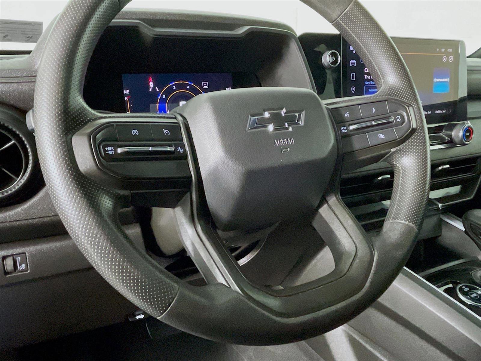 Used 2023 Chevrolet Colorado Trail Boss image 14