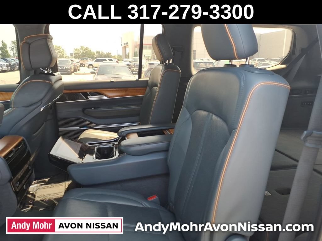 Used 2022 Jeep Grand Wagoneer Series II w/ Premium Group II AWD/4WD image 30