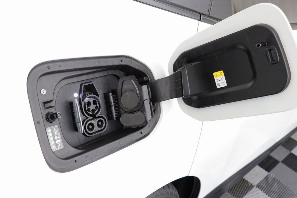 Used 2025 BMW iX xDrive50 image 20