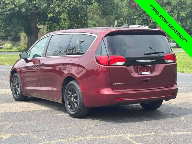 Used 2023 Chrysler Voyager LX FWD image 2