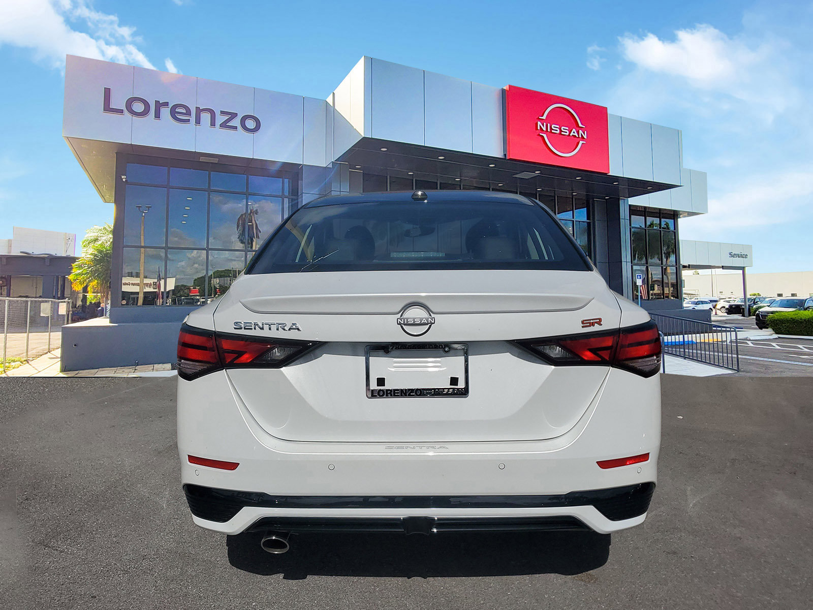 Used 2025 Nissan Sentra SR w/ SR Premium Package FWD image 5