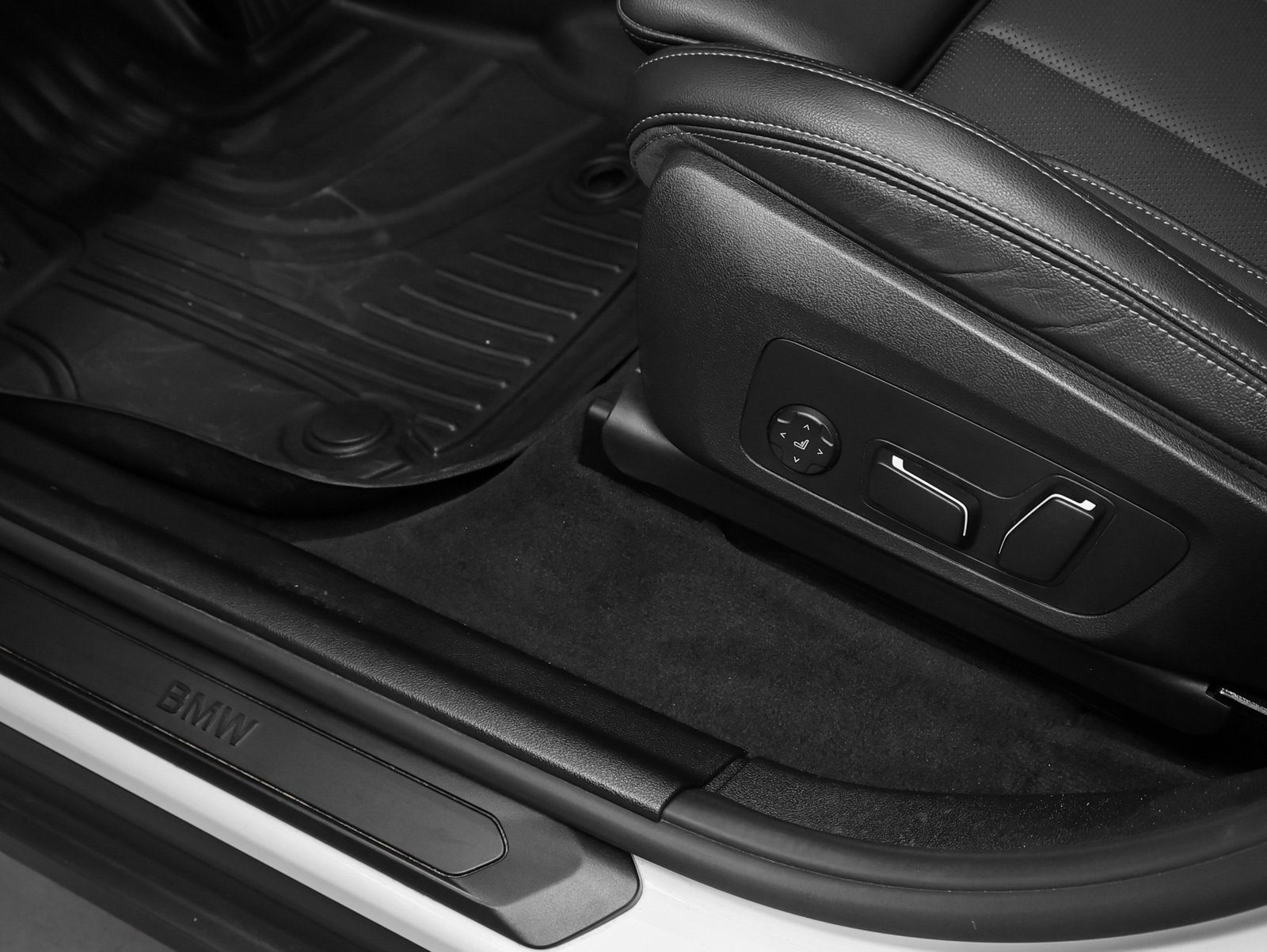 Used 2024 BMW X3 sDrive30i w/ Convenience Package image 26