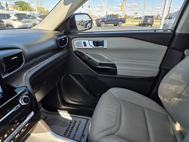 Used 2022 Ford Explorer Platinum w/ Equipment Group 601A image 15
