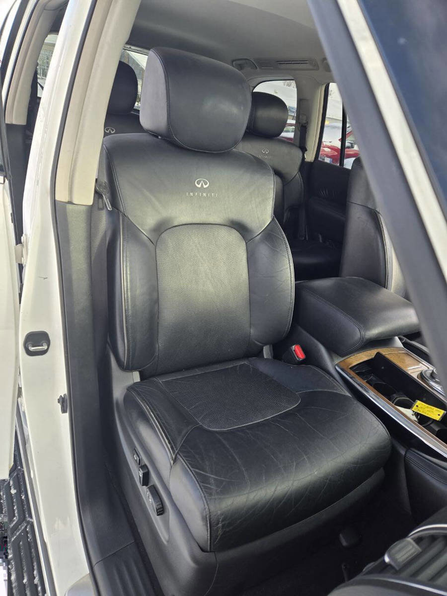 Used 2014 INFINITI QX80 4WD w/ Theater Package image 18
