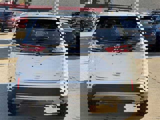 Used 2022 Ford Edge SEL image 5