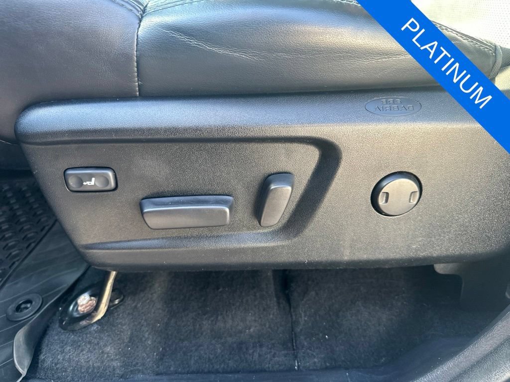 Used 2019 Toyota Tundra Platinum AWD/4WD image 12