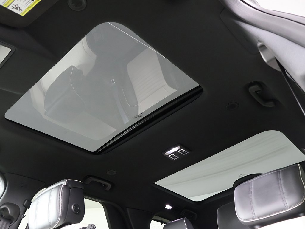 Used 2022 Land Rover Discovery HSE R-Dynamic image 21