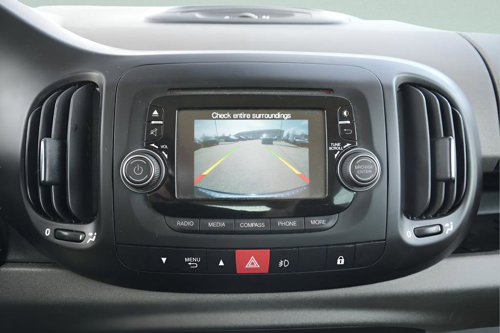 Used 2015 FIAT 500L Trekking image 32