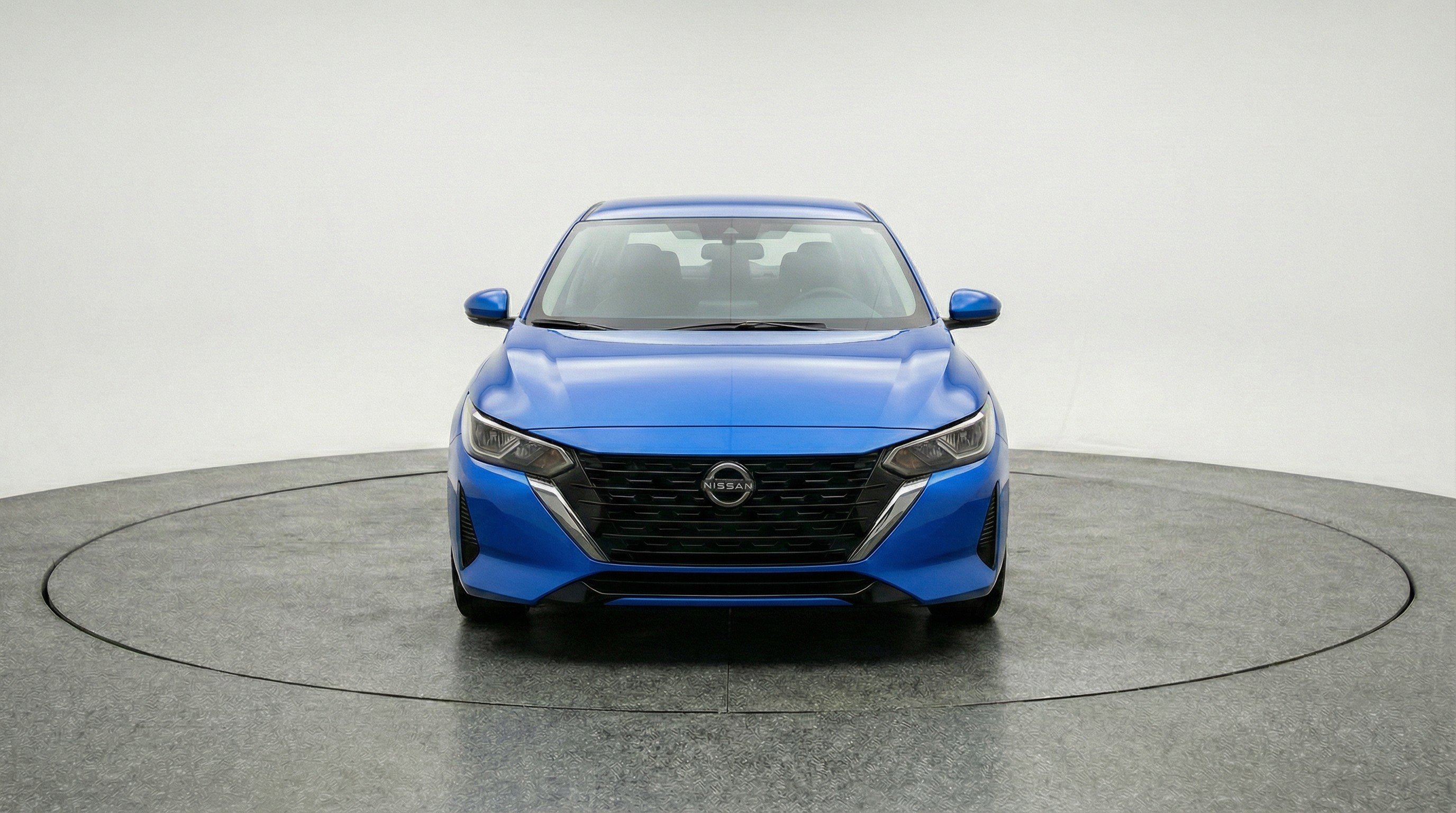 Used 2025 Nissan Sentra SV image 2