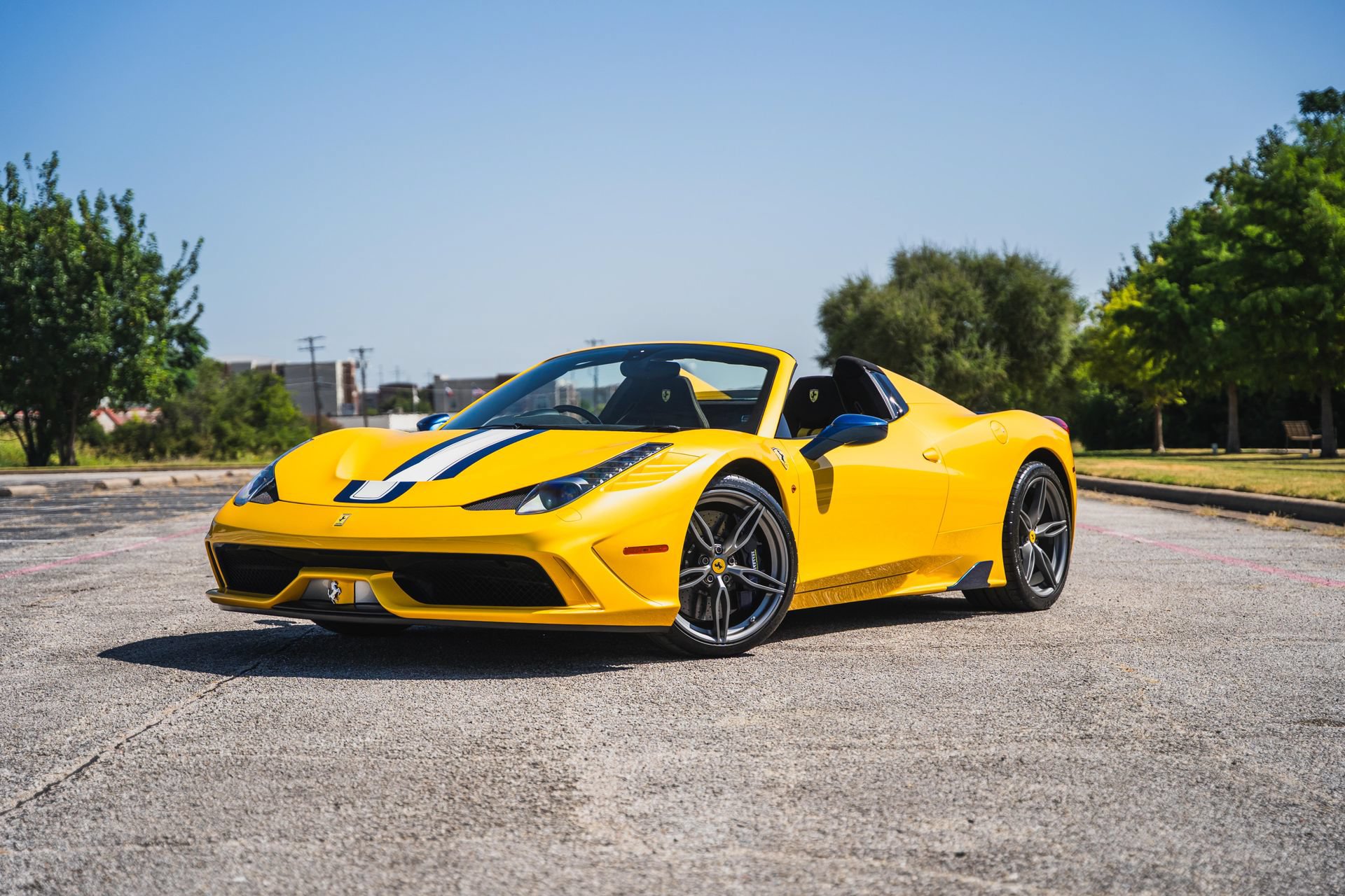 Used 2015 Ferrari 458 Speciale A RWD image 1