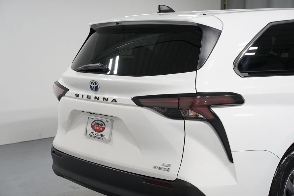 Certified 2023 Toyota Sienna LE FWD image 9
