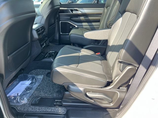 New 2026 Jeep Grand Wagoneer 4WD image 27