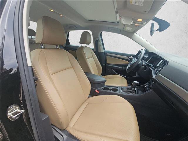 Used 2020 Volkswagen Jetta SE FWD image 17