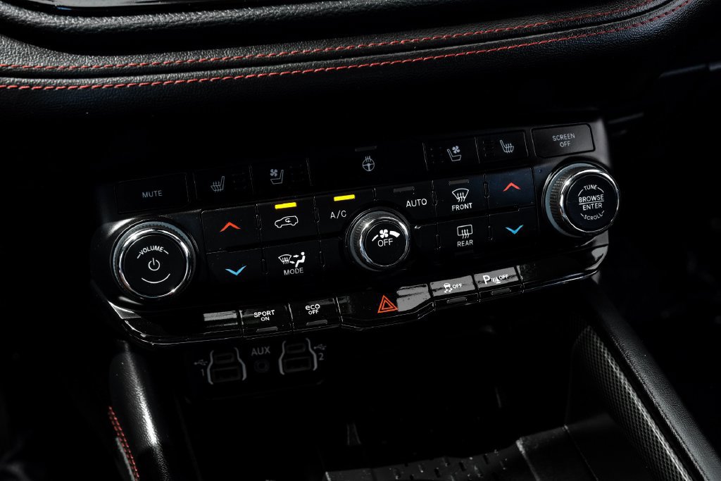 Used 2025 Dodge Durango R/T AWD/4WD image 26