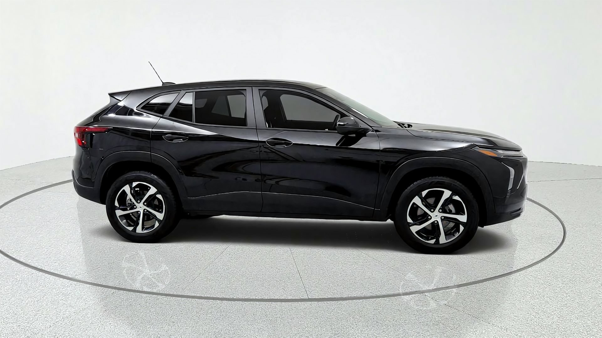 Used 2025 Chevrolet Trax RS FWD image 6