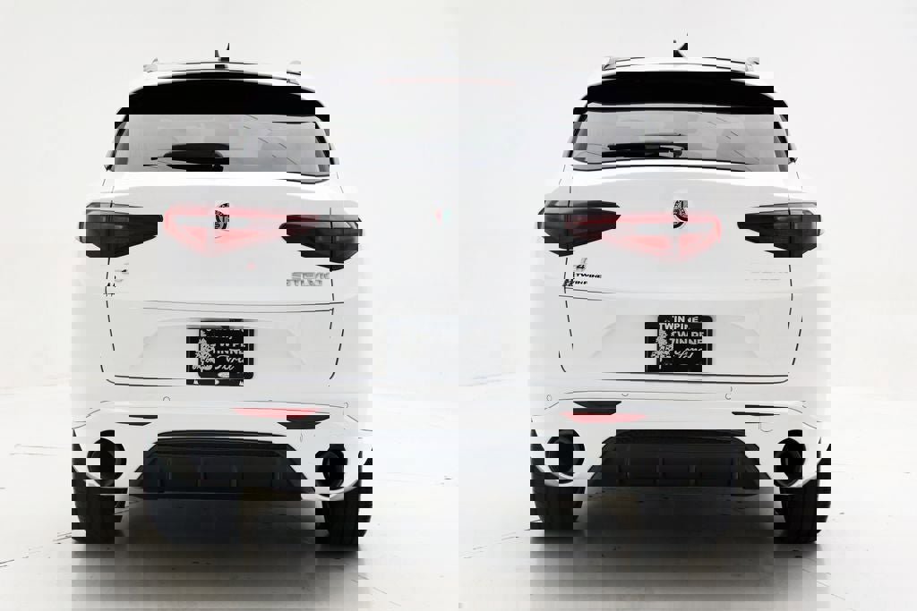 Used 2022 Alfa Romeo Stelvio Veloce image 8